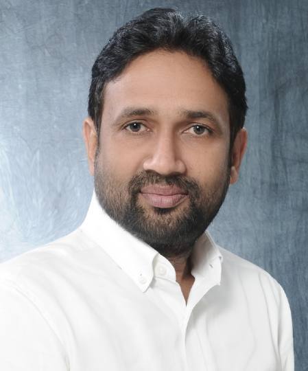 गाड़ियों की बात करें तो मायावती के इन विधायक के पास 36 ट्रक, एक टोयोटा की इनोवा, एक फॉर्च्यूनर, एक महिंद्रा स्कॉर्पियो और तीन फोर्ड एंडेवर कार है.