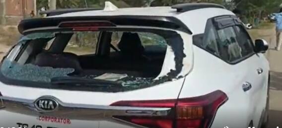 Fight between TRS & BJP Leaders: ఇస్సాపల్లిలో దాడులకు దిగిన ఇరుపార్టీల నేతలు