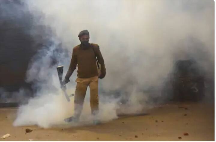 ਹਜ਼ਾਰਾਂ ਵਿਦਿਆਰਥੀਆਂ ਦੇ ਪ੍ਰਦਰਸ਼ਨ ਕਾਰਨ ਸਾਰੀਆਂ ਟਰੇਨਾਂ ਨੂੰ ਰੱਦ ਕਰਨਾ ਪਿਆ। ਸੋਮਵਾਰ ਨੂੰ ਪਟਨਾ ਸ਼ਹਿਰ 'ਚ ਹਜ਼ਾਰਾਂ ਲੋਕਾਂ ਦੇ ਪ੍ਰਦਰਸ਼ਨ ਲਈ ਰੇਲ ਪਟੜੀਆਂ 'ਤੇ ਖੜ੍ਹੇ ਹੋਣ ਕਾਰਨ ਕਈ ਟਰੇਨਾਂ ਨੂੰ ਰੱਦ ਕਰਨਾ ਪਿਆ ਜਾਂ ਉਨ੍ਹਾਂ ਦੇ ਰੂਟ ਬਦਲਣੇ ਪਏ ਹਨ।