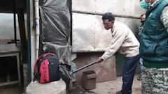 Midnapore: প্রজাতন্ত্র দিবসের আগে মেদিনীপুর বাসস্ট্যান্ডে পরিত্যক্ত ব্যাগ ঘিরে বোমাতঙ্ক! | Bangla News