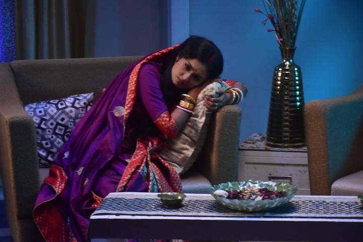 একইসঙ্গে সে স্থির করে ভাল যোগ্য পাত্র খুঁজেই ওই মণ্ডপে ওই লগ্নেই দিদির বিয়ে দেবে সে।