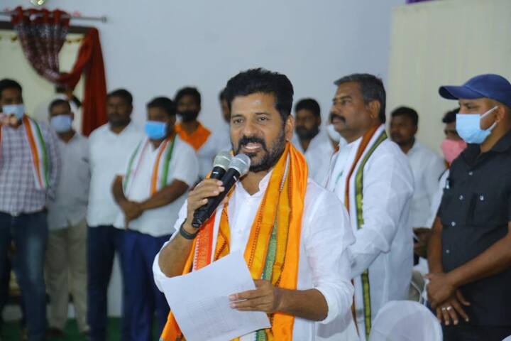 కొడంగల్ నియోజక వర్గంలో ఒక్కో బూతులో 500 సభ్యత్వాలు చేసిన కార్యకర్తలను సన్మానించిం రేవంత్