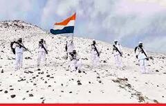Photos: ITBP ਜਵਾਨਾਂ ਨੇ ਗਣਤੰਤਰ ਦਿਹਾੜੇ ਮੌਕੇ ਲੱਦਾਖ 'ਚ 17 ਹਜ਼ਾਰ ਫੁੱਟ ਦੀ ਉਚਾਈ 'ਤੇ ਲਹਿਰਾਇਆ ਤਿਰੰਗਾ, ਵੇਖੋ ਤਸਵੀਰਾਂ