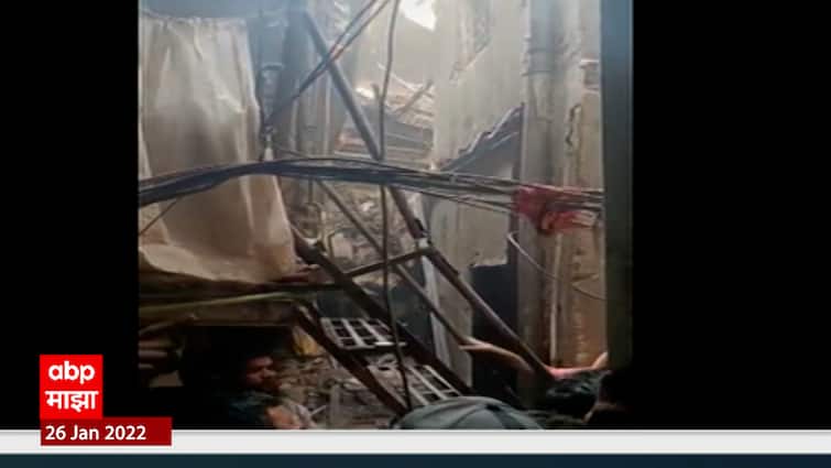 Mumbai Building Collapse: वांद्रयात 5 मजली इमारत कोसळून दुर्घटना, 5 नागरिक अडकल्याची माहिती ABP Majh
