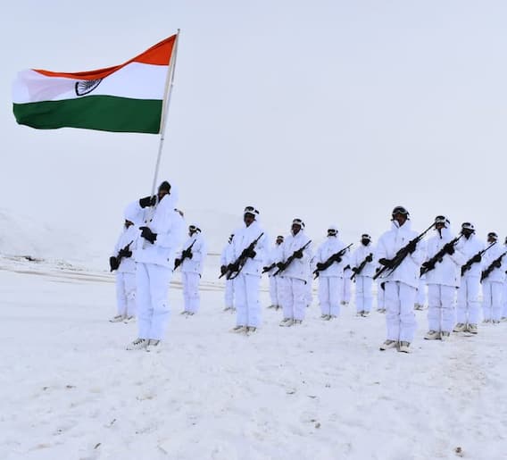 प्रजासत्ताक दिनाचा उत्साह देशाच्या सीमांवरही