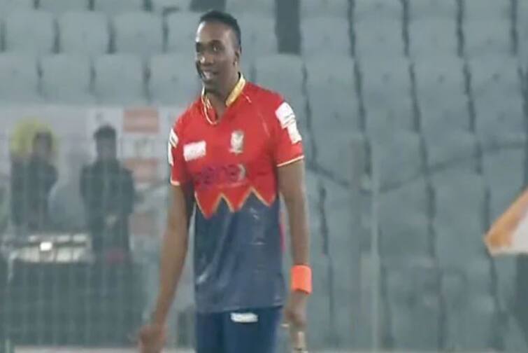 Bangladesh Premier League:  Dwayne Bravo Celebrates Wicket With Allu Arjun s Pushpa Walk watch video વેસ્ટ ઈન્ડિઝના બોલરે વિકેટ લીધા પછી 'પુષ્પા'ની સ્ટાઈલમાં કર્યુ સેલિબ્રેશ, વીડિયો જોઈને થઈ જશો ખુશ