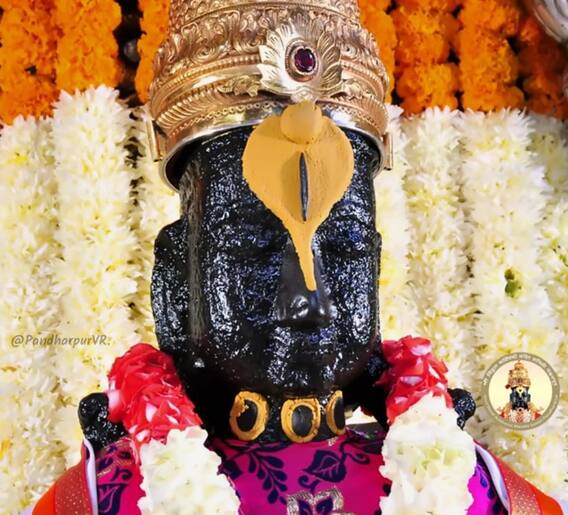 विठुरायाच्या राऊळीला तिरंगी साज