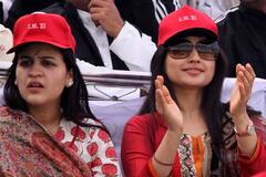 Mulayam Singh Yadav Daughters In Law: डिंपल और अपर्णा यादव के इन फैसलों के खिलाफ थे मुलायम सिंह, दोनों बहुओं ने मर्जी के खिलाफ किया था काम