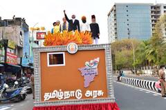 Republic Day 2022 Tamil Nadu: சென்னை குடியரசு தின விழா: அணிவகுத்து வரும் தமிழ்நாடு அலங்கார ஊர்தி
