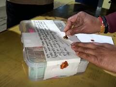 Firozabad News: पुलिस चेकिंग के दौरान घबराया कार चालक तो शक होने पर अंदर की गई चेकिंग, मिली ये चीज