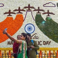 Republic Day 2022: ট্যাবলোয় নেতাজি থেকে ভগৎ সিং, দিল্লির রাজপথে নজর কাড়ল যেসব থিম