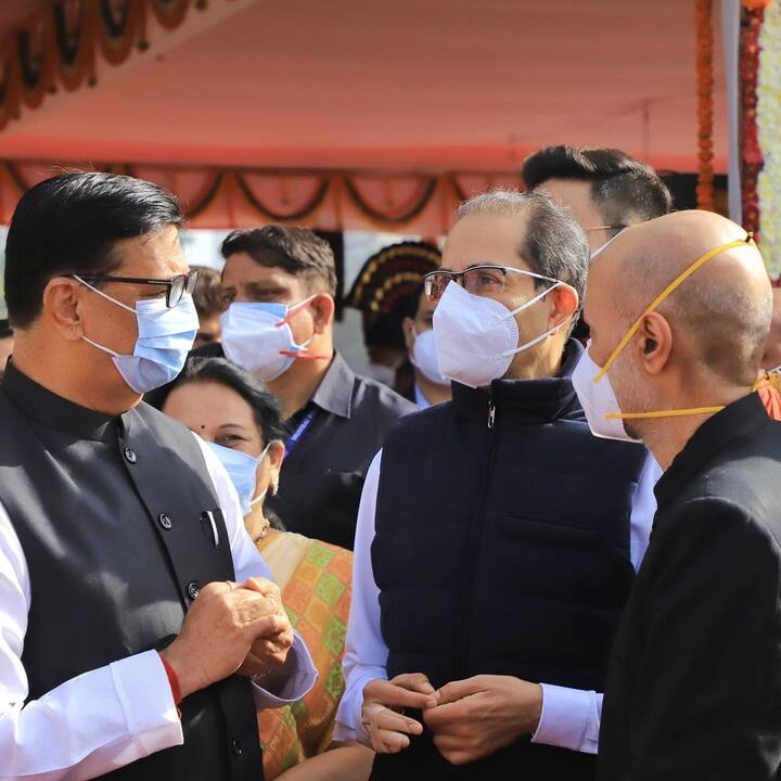 प्रजासत्ताक दिनाच्या निमित्ताने देशभरात विविध कार्यक्रमांचे आयोजन करण्यात आले आहे.