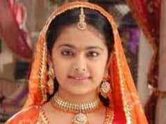 Balika Vadhu की छोटी आनंदी Avika Gor का महज कुछ सालों में इतना बदल गया है लुक, फैंस कर रहे हॉलीवुड एक्ट्रेस से तुलना