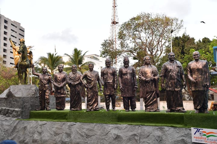 முதல் 3 சுற்றுகளில் தமிழ்நாடு ஊர்திகள் பரிசீலிக்கப்பட்டது. அடுத்தடுத்த சுற்றுகளில் உள்ள விதிகளின்படி தமிழ்நாடு ஊர்திகளை இந்த முறை ஏற்கமுடியவில்லை. கடந்த 2017, 19, 20,21 ஆம் ஆண்டுகளில் தமிழக ஊர்திகள் குடியரசுத் தின விழாவில் இடம்பெற்றதை நினைவூட்ட விரும்புகிறேன் என பாதுகாப்புத்துறை அமைச்சர் ராஜ்நாத்சிங் தெரிவித்தார்