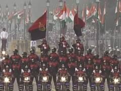 Republic Day 2022: राजपथ पर बाइकसवार जांबाजों ने दिखाए हैरतअंगेज करतब, देखकर दबा लेंगे दांतों तले उंगलियां
