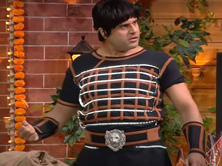 The Kapil Sharma Show: असली Jeetendra के सामने नकली Dharmendra और Sunny Deol ने की मस्ती, Ekta Kapoor का हुआ बुरा हाल The Kapil Sharma Show comedy video krushna abhishek hilarious video when he became Fake Dharmendra in front of jeetendra, watch video The Kapil Sharma Show: असली Jeetendra के सामने नकली Dharmendra और Sunny Deol ने की मस्ती, Ekta Kapoor का हुआ बुरा हाल