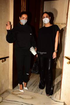 Lady in Black: दोस्त के घर लंच करने पहुंचीं Malaika Arora और Kareena Kapoor ने की ट्विनिंग, कुछ ऐसा दिखा दोनो सहेलियों का अंदाज