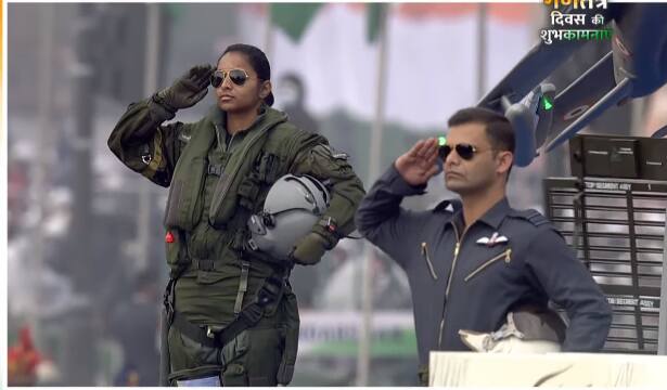 Republic Day 2022, Shivani Singh, the first woman pilot of the Raphael fighter jet, made history Republic Day 2022: ਰਾਫੇਲ ਲੜਾਕੂ ਜੈੱਟ ਦੀ ਪਹਿਲੀ ਮਹਿਲਾ ਪਾਇਲਟ ਸ਼ਿਵਾਨੀ ਸਿੰਘ ਨੇ ਸਿਰਜਿਆ ਇਤਿਹਾਸ