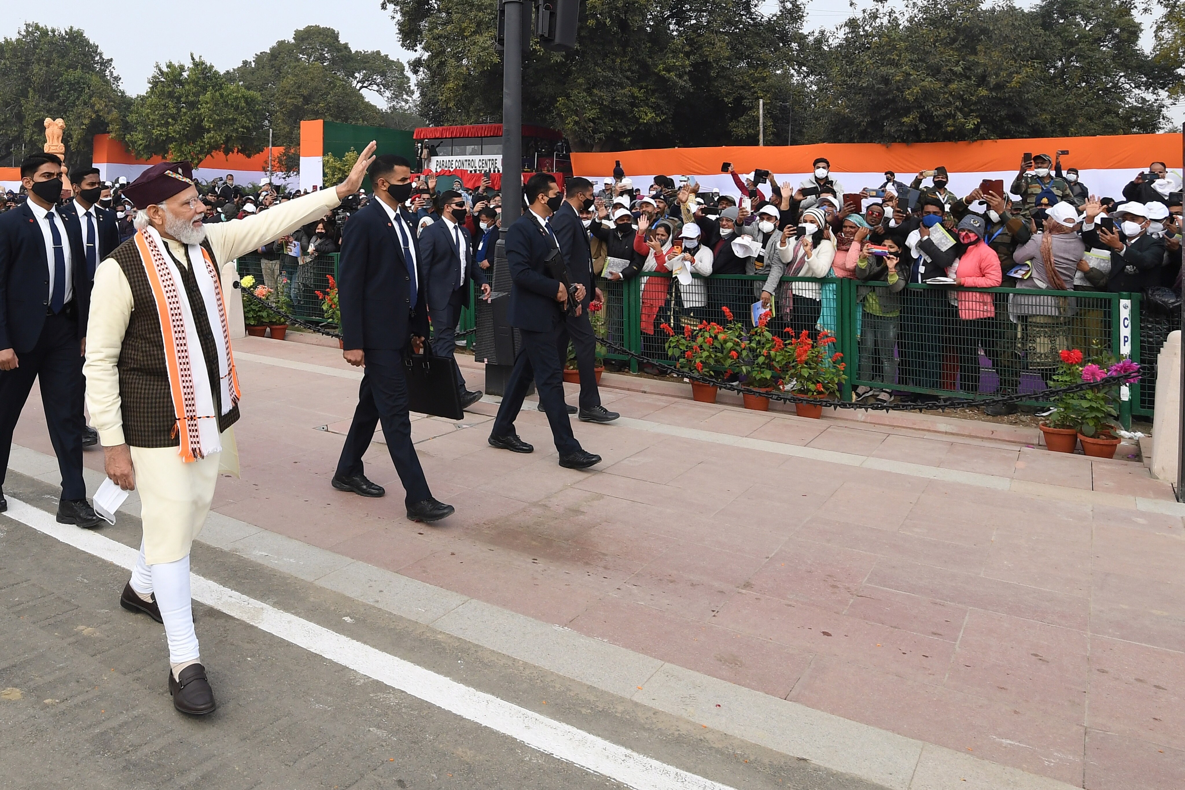 Republic Day 2022:  ఉత్తరాఖండ్ టోపీ.. మణిపూర్ కండువా..   ప్రధాని రిపబ్లిక్ డే డ్రెస్సింగ్ స్టైల్ వైరల్ !