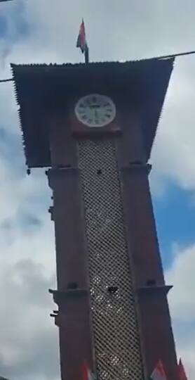 कलम 370 हटवल्यानंतर आणि दहशतवाद्यांवर केल्या जाणाऱ्या कारवायांमुळे श्रीनगर येथील स्थानिक युवक समोर येत आहे.