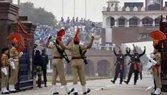 Attari-Wagah Border Live: ਅਟਾਰੀ ਤੋਂ Retreat Ceremony ਮੌਕੇ BSF ਜਵਾਨਾਂ ਦਾ ਪ੍ਰਦਰਸ਼ਨ
