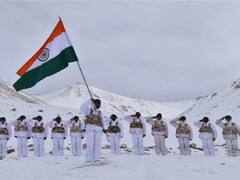 Photos: ITBP ਜਵਾਨਾਂ ਨੇ ਗਣਤੰਤਰ ਦਿਹਾੜੇ ਮੌਕੇ ਲੱਦਾਖ 'ਚ 17 ਹਜ਼ਾਰ ਫੁੱਟ ਦੀ ਉਚਾਈ 'ਤੇ ਲਹਿਰਾਇਆ ਤਿਰੰਗਾ, ਵੇਖੋ ਤਸਵੀਰਾਂ