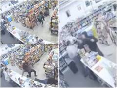 Watch: स्केटबोर्ड से किया बंदूक थामे डकैत का सामना, चंद सेकंड में चोर से हीरो बन बैठे दो शख्स