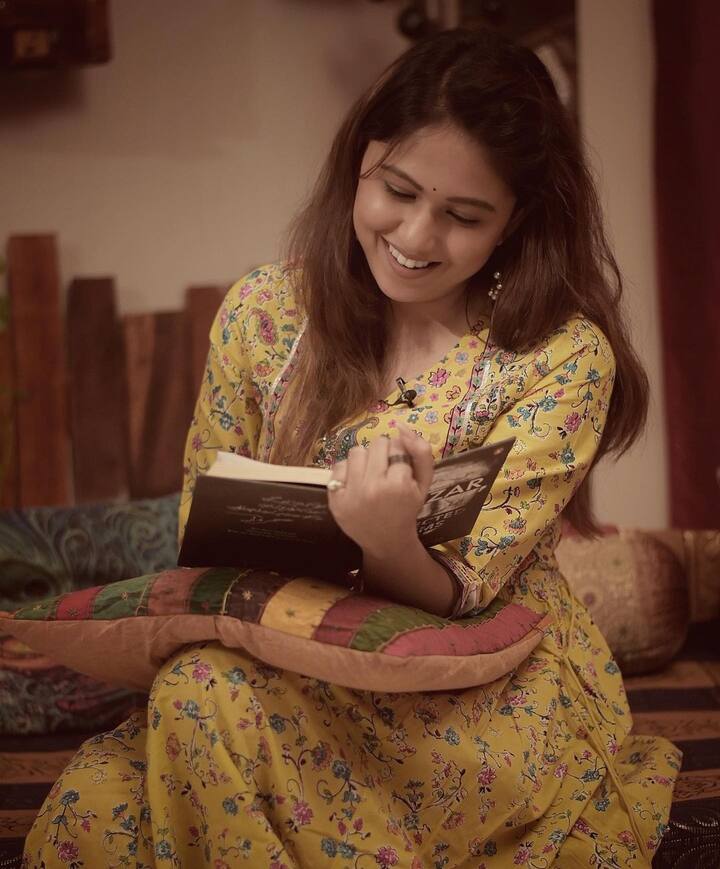 गौतमी मालिकेत जितकी चुलबुली होती तितकीच खऱ्या आयुष्यात देखील ती तितकीच चुलबुली आहे (Photo:@gautamideshpandeofficial/IG)