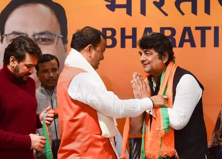इस लिस्ट में सबसे ताजा और बड़ा नाम आरपीएन सिंह का है. आरपीएन सिंह का नाम यूपी चुनाव के लिए स्टार प्रचारकों की लिस्ट में था. मनमोहन सरकार में केंद्रीय मंत्री रह चुके आरपीएन सिंह गांधी परिवार के बेहद खास माने जाते थे. लेकिन अब बीजेपी के हो गए.
