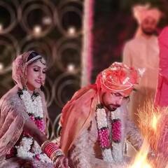 Aditi Singh Photos: बीजेपी नेता Aditi Singh ने अंगद सिंह के साथ दो बार लिए थे सात फेरे, देखिए दोनों की शादी की रेयर तस्वीरें