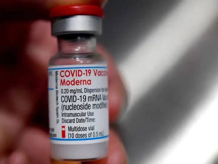 covid-19 omicron : moderna begins specific vaccine trials on omicron, see trials after pfizer and biontech Covid-19 : ઓમિક્રૉનને હરાવવા અમેરિકન ફાર્મા કંપની મૉડર્નાએ બૂસ્ટર ડૉઝને લઇને શું કર્યુ કામ, જાણો વિગતે