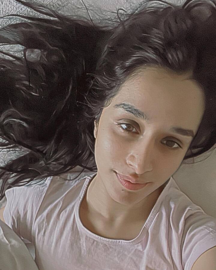శ్రద్ధా కపూర్ మేకప్ లేని ఫోటోలు -Image credit: Shraddhakapoor/Instagram