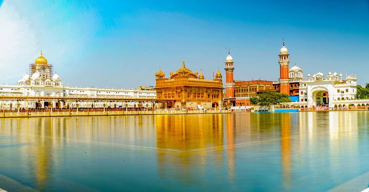 इसी तरह तीन लोगों के होने पर खर्च कम होकर प्रति व्यक्ति 5780 रुपए हो जाएगा. साथ में 5 से 11 साल तक के बच्चे हैं तो आपको 4670 रुपए अतिरिक्त देने होंगे.