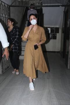 कोई Tunic में, कोई सूट पहने तो किसी का दिखा अनूठा अवतार, Kareena Kapoor, Malaika Arora या Deepika Padukone किसके लुक से इंप्रेस हुए आप?