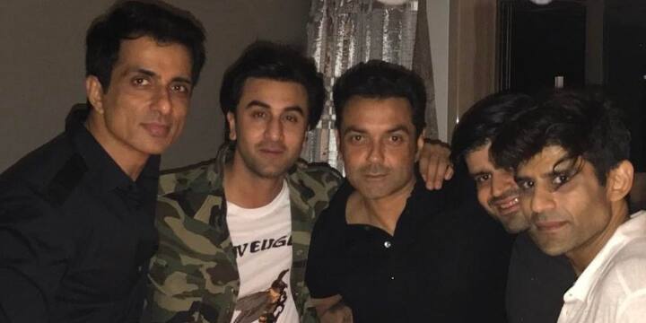একই ভাবে মনিরত্নমের ‘যুবা’ ছবিতে অভিনয়ের প্রস্তাব পেয়েছিলেন ববি। তিনি সরে আসায় অজয় দেবগণকে নেন পরিচালক। ’৩৬ চায়না টাউন’, ‘ইয়ে জওয়ানি হ্যায় দিওয়ানি’ ছবিতে আদিত্য রায় কপূরের চরিত্রে অভিনয়ের কথা ছিল ববির।