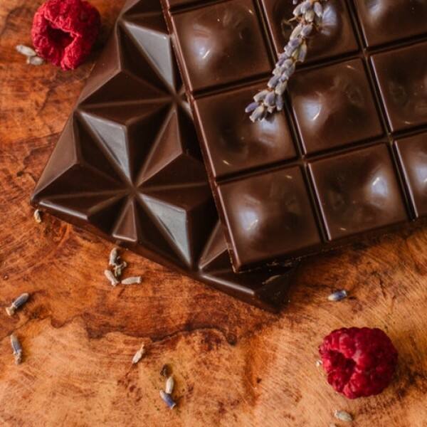Happy Chocolate Day 2022:  ये है चॉकलेट और डार्क चॉकलेट में अंतर, जानें कौन-सी है आपके लिए बेहतर