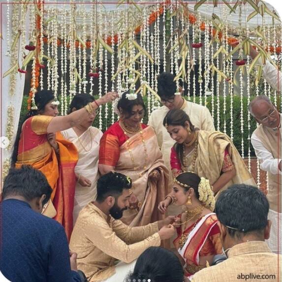 Mouni Roy Wedding: બોલીવૂડ એક્ટ્રેસ મૌની રોયે (Mouni Roy) પોતાના બોયફ્રેન્ડ સૂરજ નામ્બિયાર (Suraj Nambiar) સાથે લગ્ન કરી લીધા છે. મૌની અને સૂરજની પહેલી તસવીર સામે આવી છે.