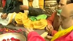 Mathura में दिखा Amit Shah का अनोखा अंदाज, छोटी बच्ची को पहनाई माला | Khabrein Tabadtod