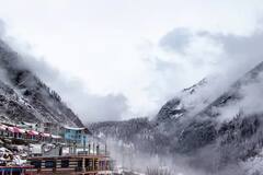 Winter: প্রবল তুষারপাত, ঠান্ডায় কাঁপছে হিমাচল প্রদেশ, কাশ্মীর