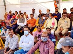 Jagdalpur News: पीएम आवास में कमीशनखोरी का मामला, 7 दिनों बाद भी FIR नहीं, बीजेपी के नेता अनिश्चितकालीन धरने पर बैठे