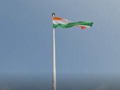 Republic Day पर यूपी के एटा में लहराया 121 फुट ऊंचा झंडा, जिला अधिकारी बोले- शहर की बनेगा पहचान