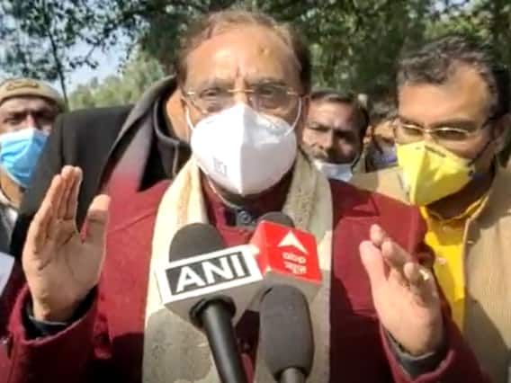Uttarakhand Election 2022: नामांकन दाखिल करने पर सीएम धामी को रमेश पोखरियाल ने दी बधाई, जीत को लेकर किया ये दावा Uttarakhand Election 2022: नामांकन दाखिल करने पर सीएम धामी को रमेश पोखरियाल ने दी बधाई, जीत को लेकर किया ये दावा