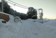 ਹਿਮਾਚਲ ਤੋਂ ਕਸ਼ਮੀਰ ਤੱਕ ਕੜਾਕੇ ਦੀ ਠੰਢ, ਅੱਗ ਦਾ ਸਹਾਰਾ ਲੈ ਰਹੇ ਲੋਕ