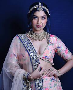 PHOTO: बोल्ड आणि ब्युटिफुल; रसिकाच्या फोटोंवर लाईक्स आणि कमेंट्सचा वर्षाव