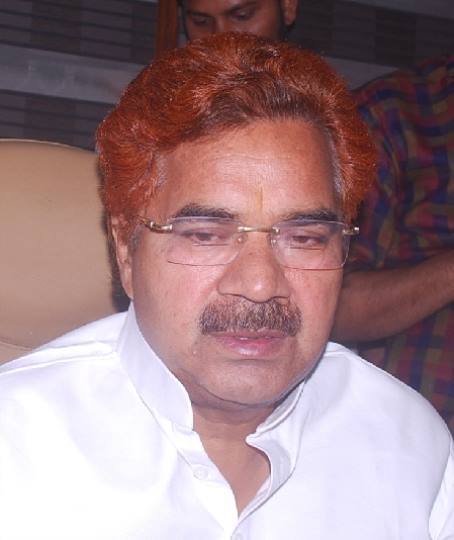 बीएसपी के बड़े नेता रहे रामवीर उपाध्याय ने पार्टी से इस्तीफा दे दिया. अब वो बीजेपी की टिकट पर चुनाव लड़ रहे हैं
