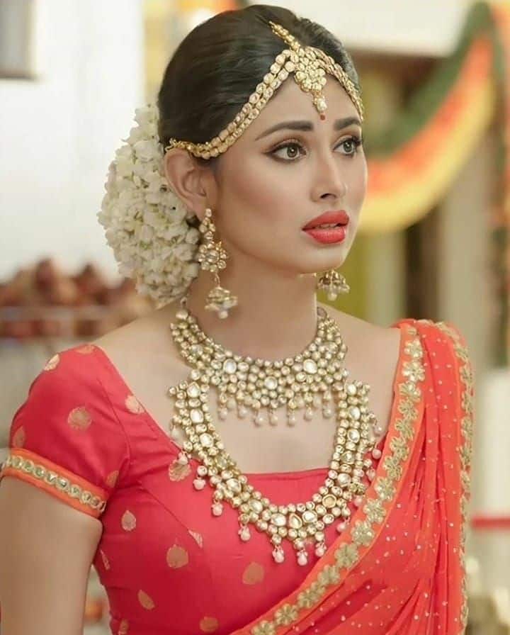 पिछले काफी समय से खबर आई थी कि मौनी दुबई बेस्ड बिजनेसमैन सूरज नांबियार को डेट कर रही हैं. हालांकि मौनी ने कभी इस बात को स्वीकार नहीं किया था.