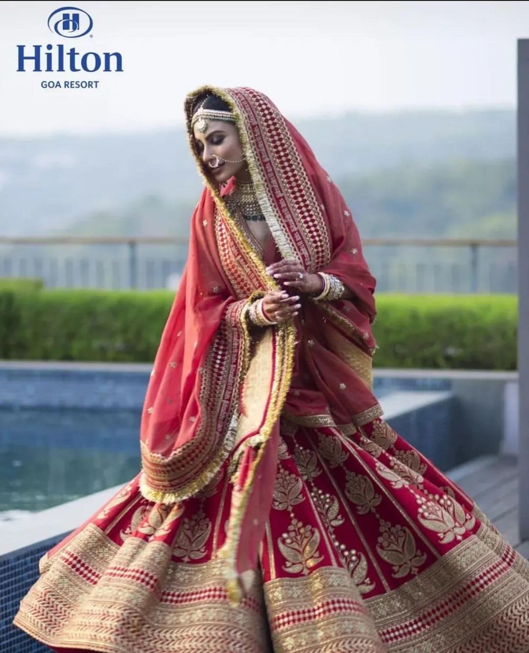 This Simple Sabyasachi Lehenga Is A Bridal Outfit Of Our 'Minimal' Dreams |  Indian bride outfits, Bridal lehenga red, Sabyasachi bridal red