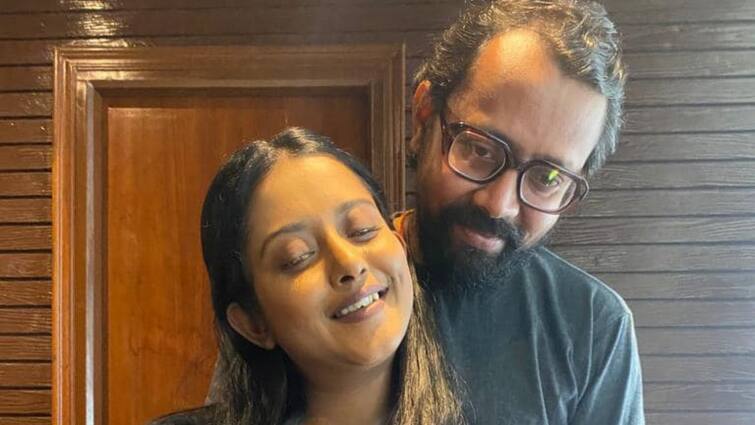 Shruti Swornendu relation: Actress Shruti spoke the truth about her relationship on social media Shruti Swornendu relation: শ্রুতি- স্বর্ণেন্দুর প্রেমে ভাঙন? গুঞ্জনের উত্তর দিলেন অভিনেত্রী নিজেই