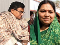 जब Ramgopal Yadav को रोता देख Mulayam Singh Yadav की पत्नी साधना गुप्ता ने पोछे थे आंसू