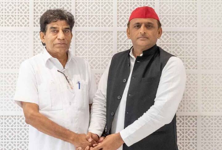 चुनावों से ठीक पहले पूर्व सांसद राजाराम पाल ने भी कांग्रेस छोड़कर समाजवादी पार्टी ज्वाइन कर ली.